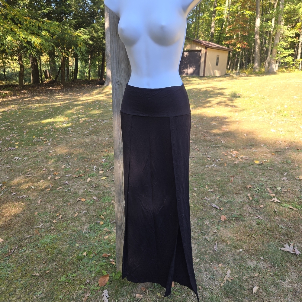 Black- Open Front- Maxi Skirt- No Identifiable Tags- Small/Medium - Picture 5 of 6